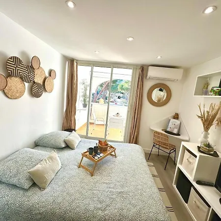 Le Grand Bleu-parking Prive-climatisation-proche Ponant Apartment *