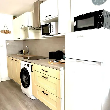 Apartment Le Grand Bleu-parking Prive-climatisation-proche Ponant *