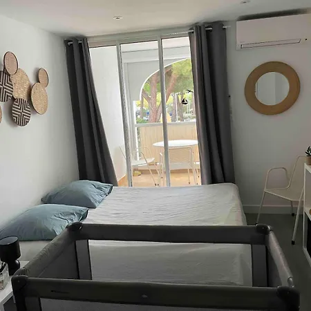 Le Grand Bleu-parking Prive-climatisation-proche Ponant Apartment